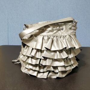 Gal silver ruffle shoulder bag